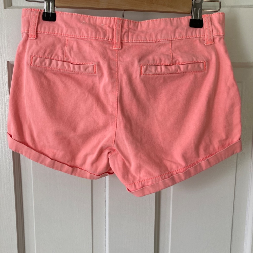 Pink shorts - Picture 3 of 3